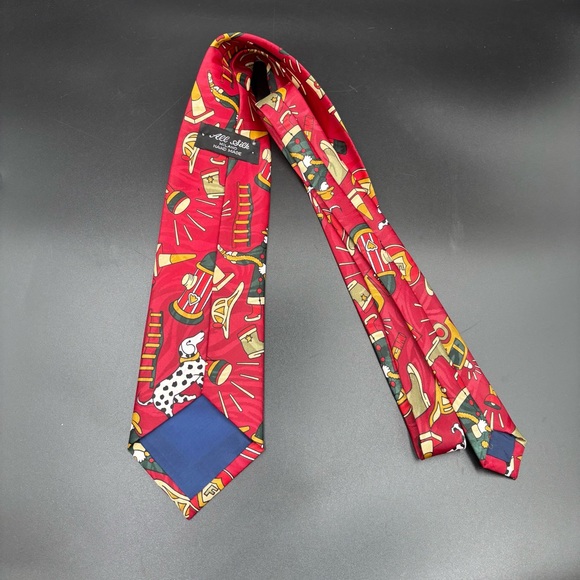 Fireman Men’s Tie All Silk Handmade in Milano Fire Dalmatian Dog Novelty Red 911 - Picture 4 of 4